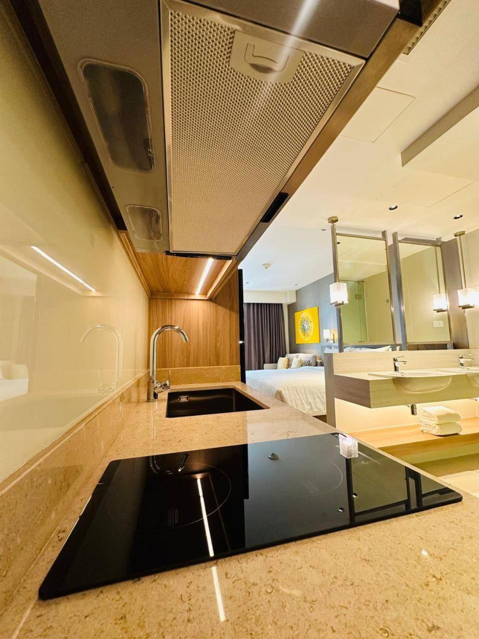 Manila Novotel Residences Acqua At Madr Excellence Манила Экстерьер фото